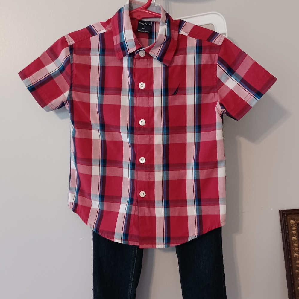 2T Nautica Button front top with jeans like new